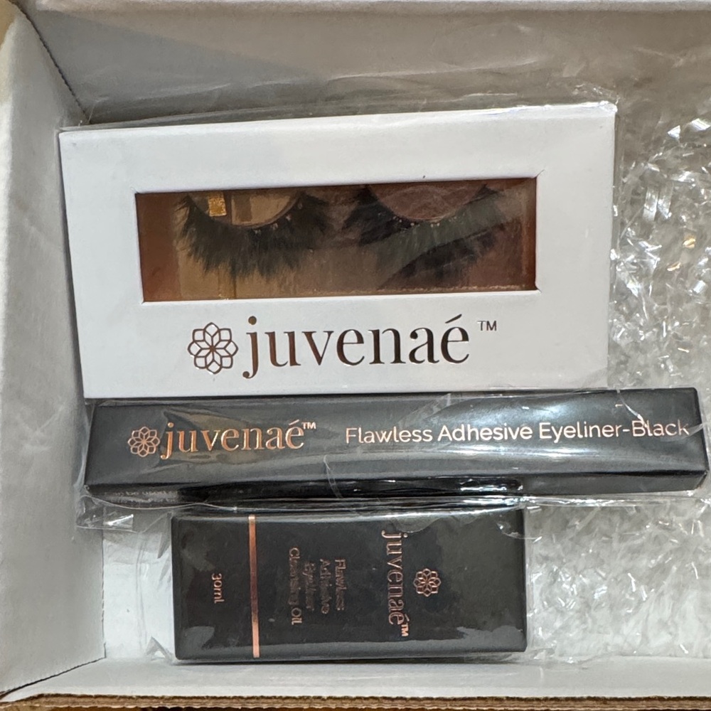 Juvenae Eyeliner and Mink Lash Set
